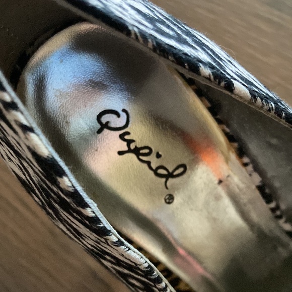 New Black and White Qupid Heels    Size 8.5 - Picture 5 of 8